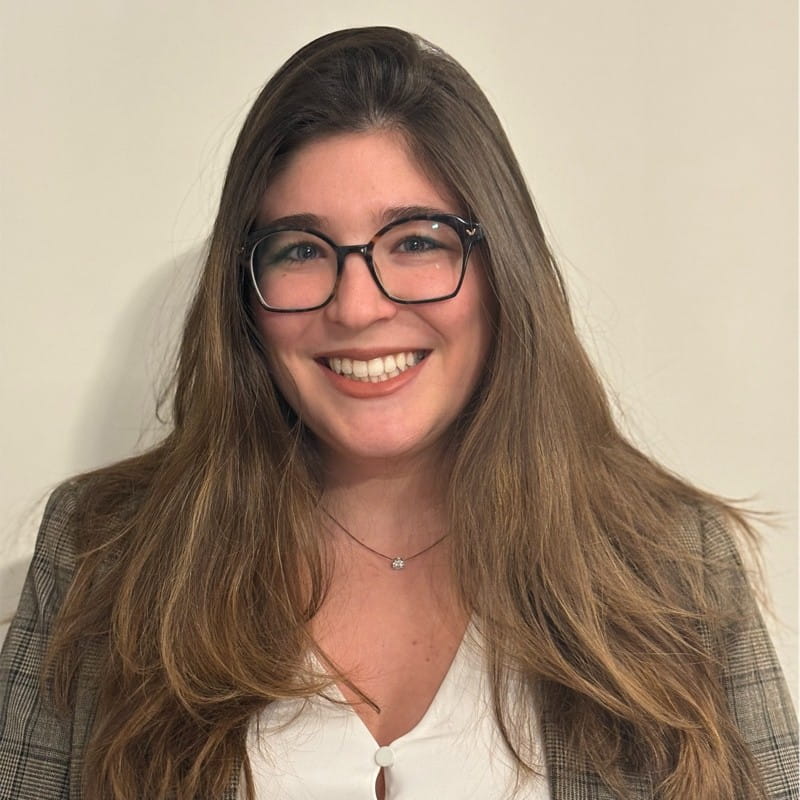 Portrait d'Émilie Thibault, conseillère en relations publiques et boursière Arbour